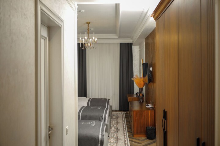Room 9 of 67
