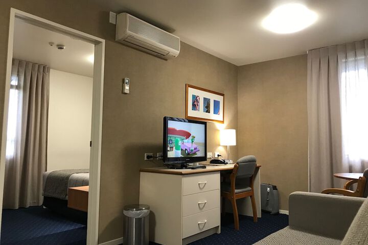 Room 17 of 36