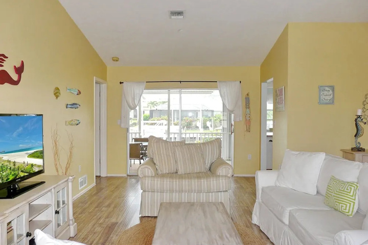 Room 2 of 19