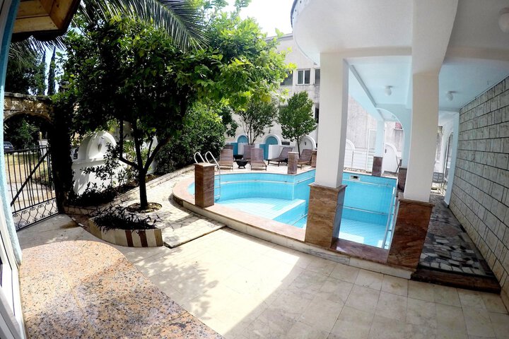 Hotel Exterior 40 of 42