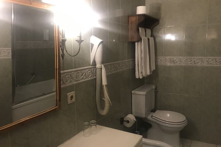 Room 44 of 98