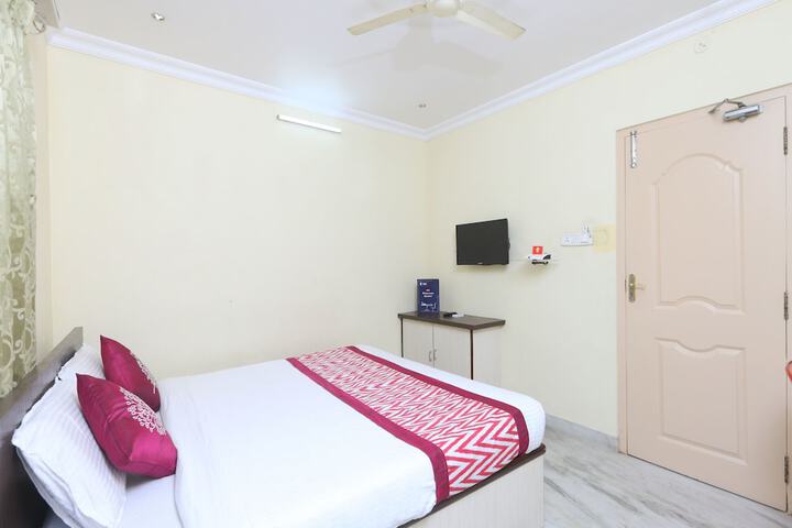 Room 3 of 9