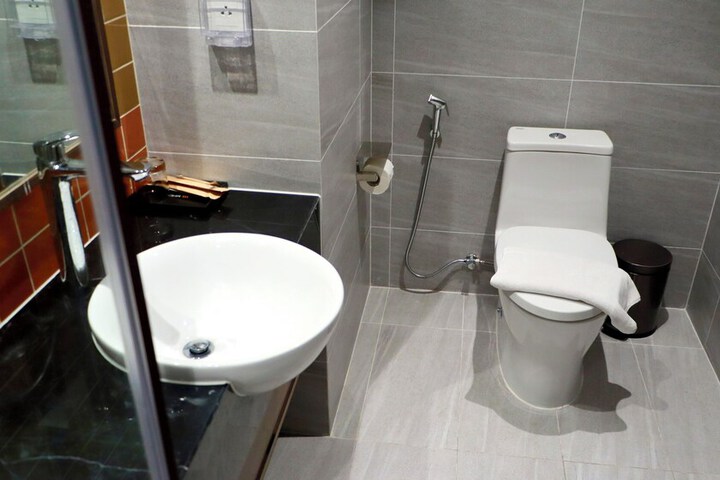 Room 3 of 8