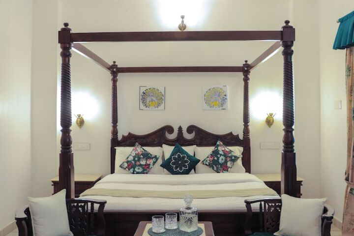 Room 8 of 22