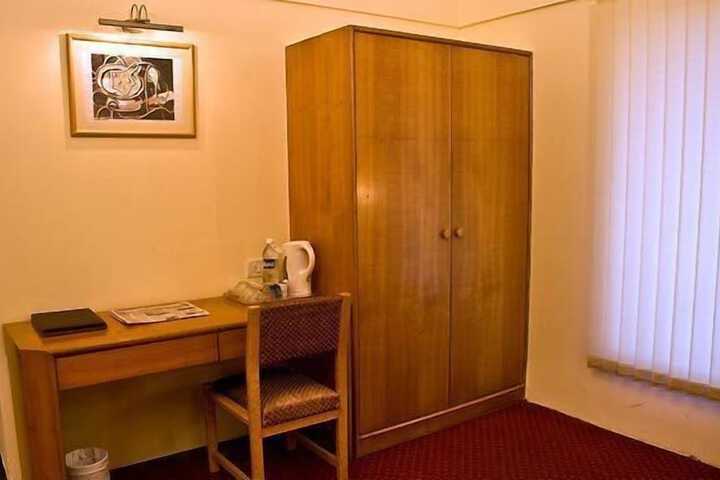 Room 22 of 33