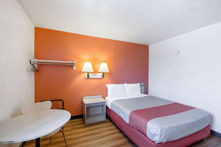 Room 21 of 73