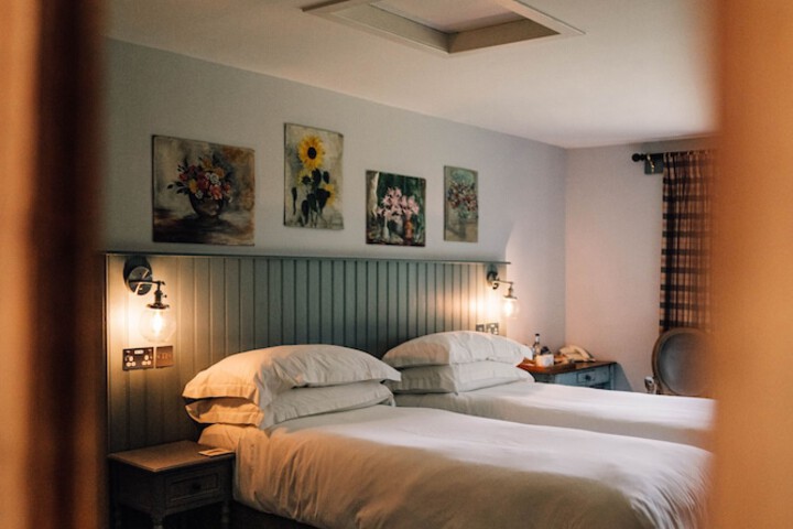 Room 27 of 98