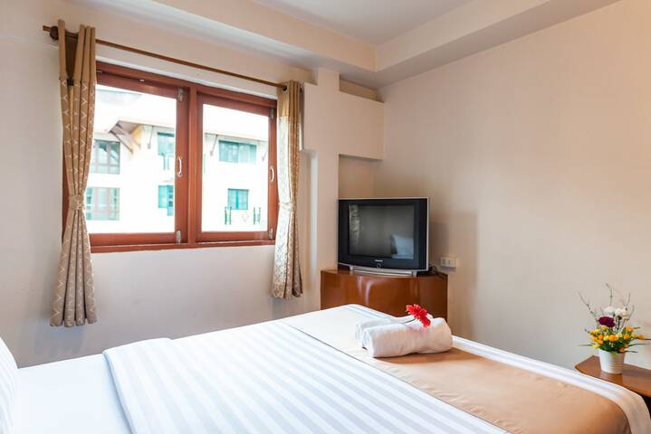 Room 10 of 98