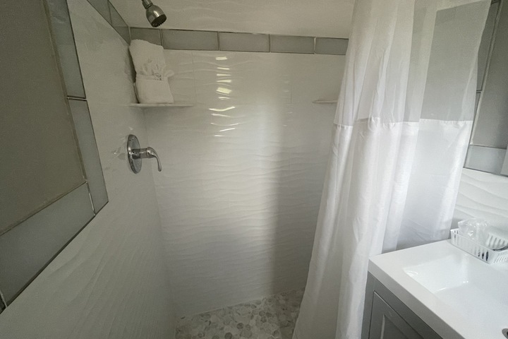 Standard Double Room (4 of 5)