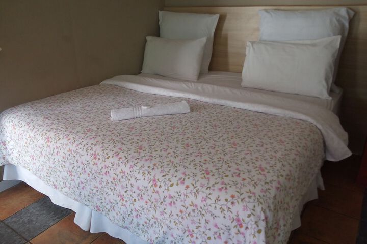Room 9 of 33
