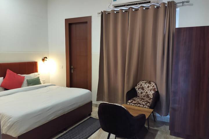 Room 25 of 48