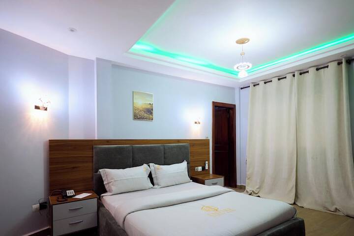 Room 16 of 170