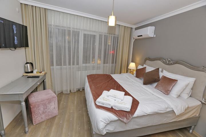 Room 8 of 36