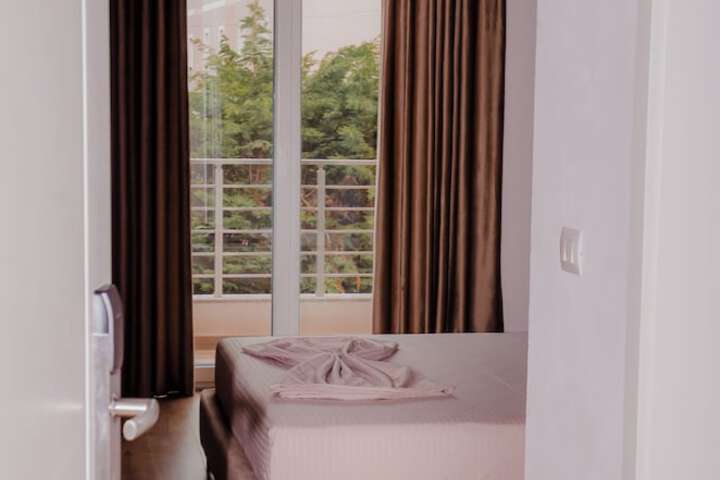 Room 8 of 34