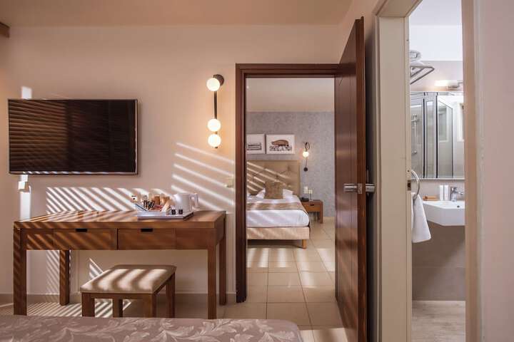 Room 28 of 127