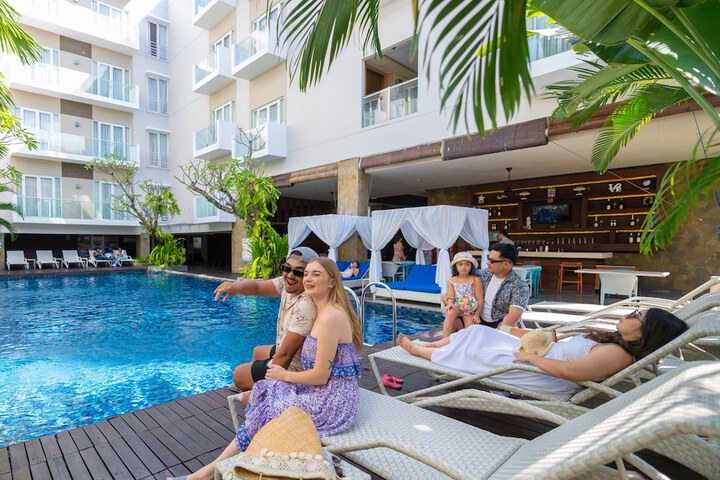 Hotel with Pool
