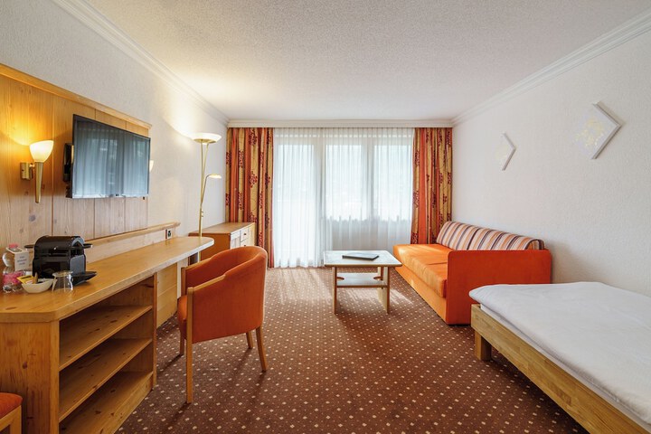 Room 18 of 102