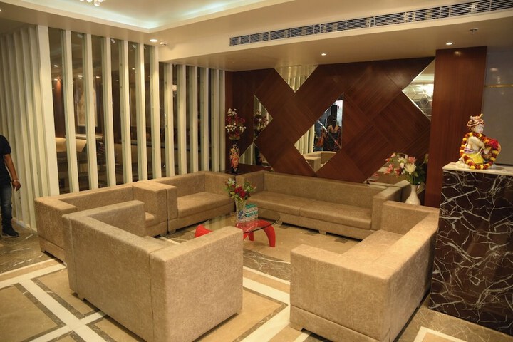 Room 6 of 15