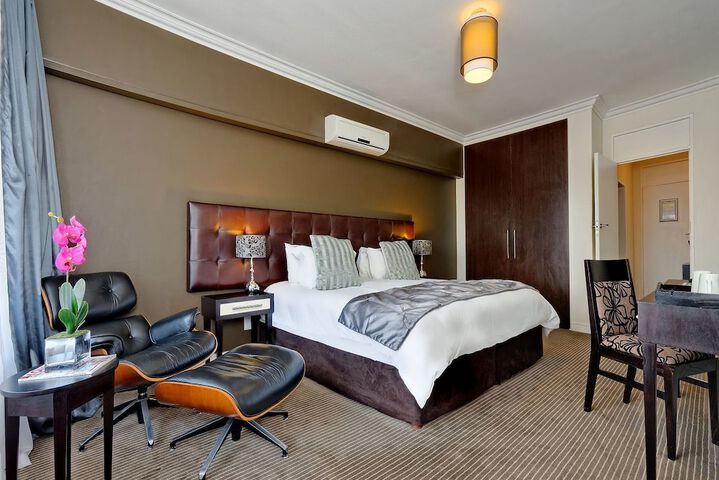 Room 8 of 25