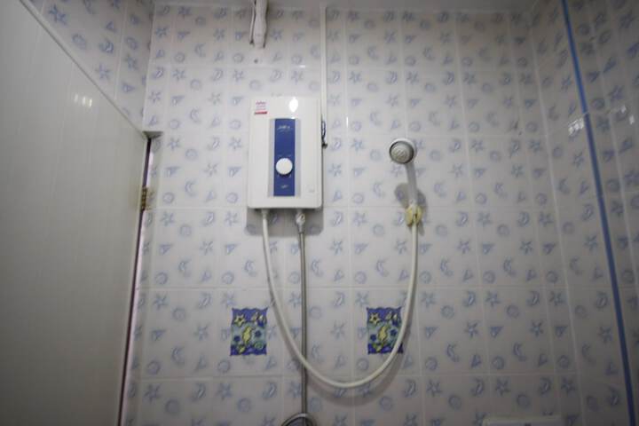 Room 13 of 30