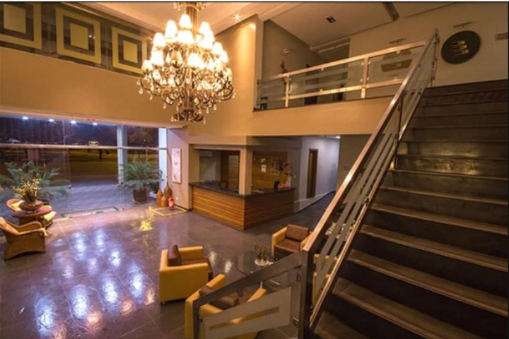Entrance & Lobby