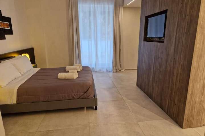 Room 8 of 19