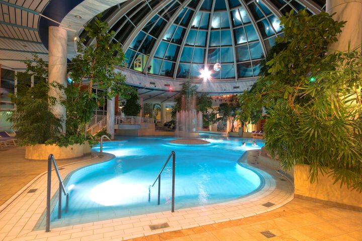 Pools & Facilities