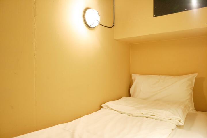 Room 30 of 67