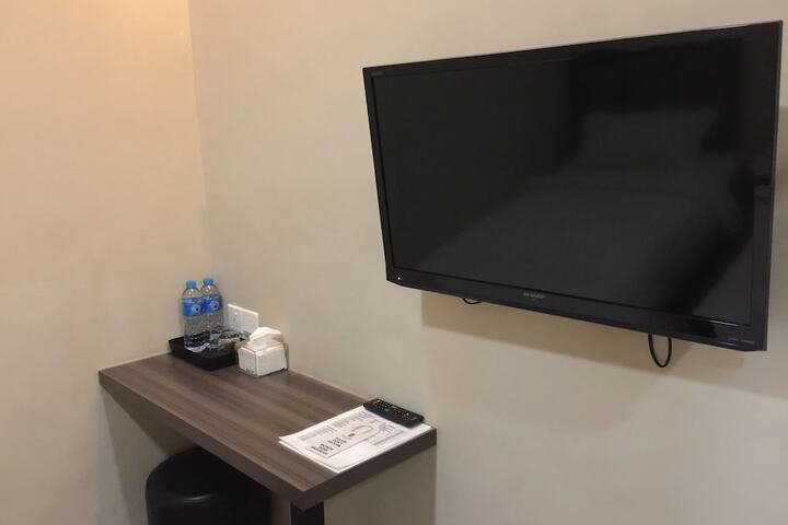 Room 9 of 19