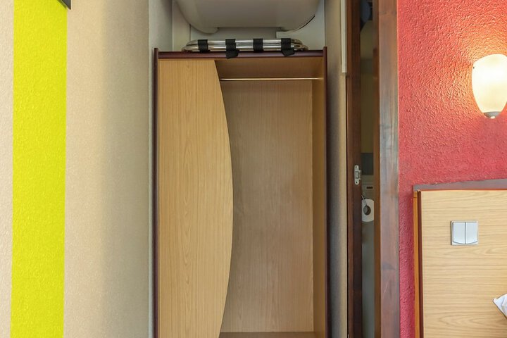 Room 12 of 52