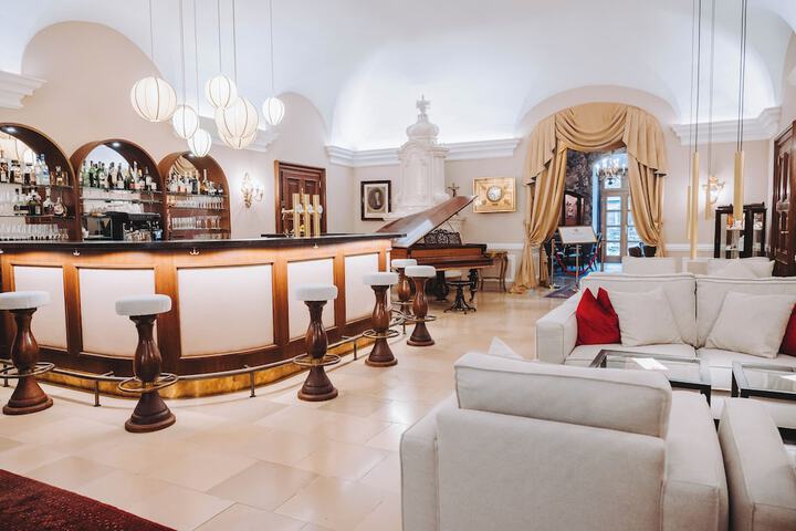 Guest Lobby
