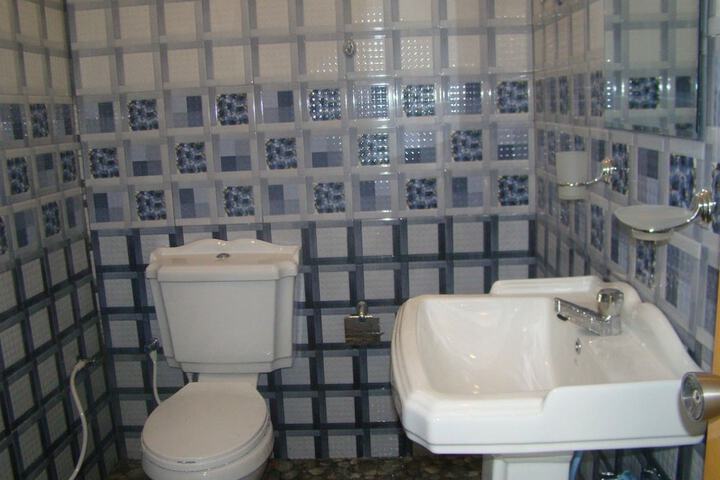 Room 17 of 17