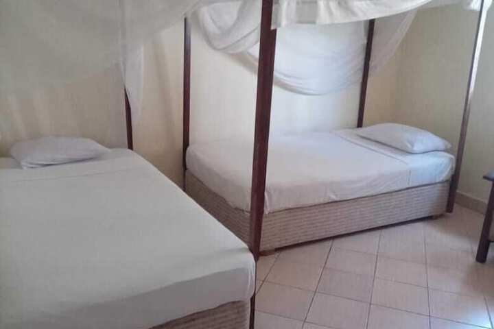 Room 13 of 66