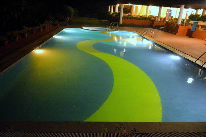 Pool 28 of 49