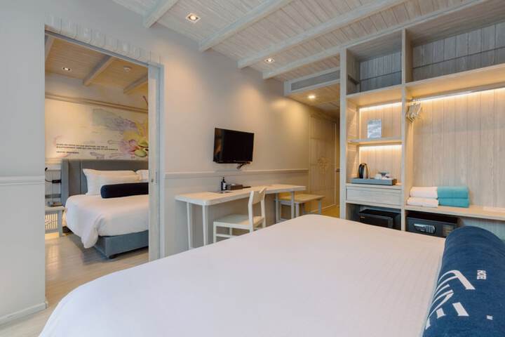 Room 10 of 54