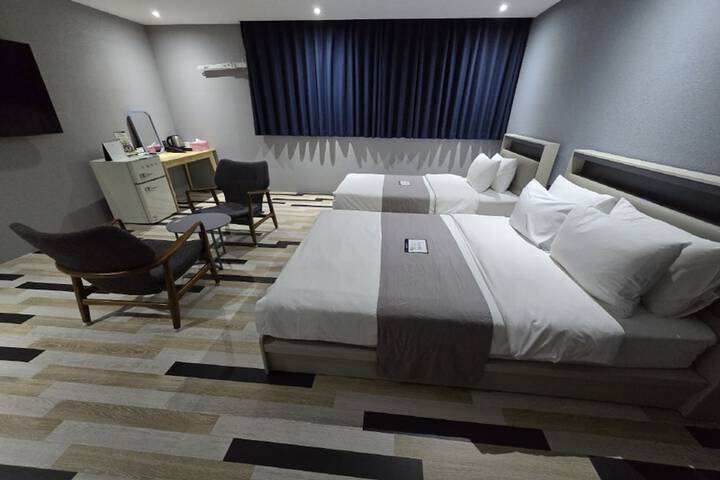 Room 59 of 184