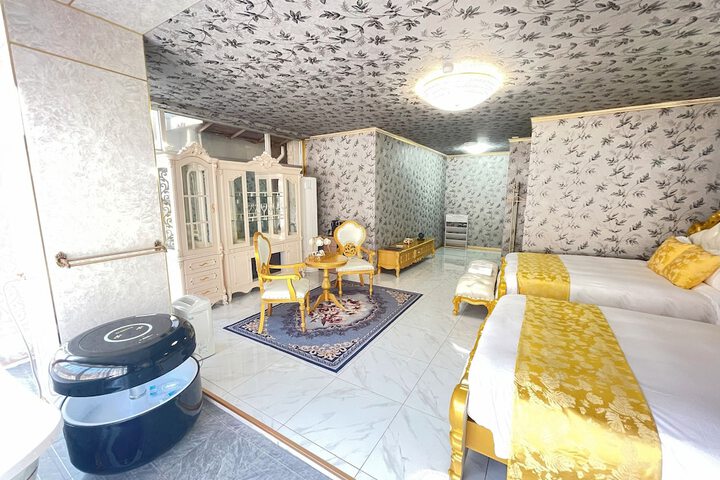 Room 59 of 185