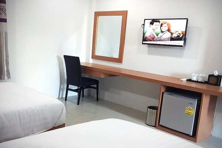 Room 6 of 17