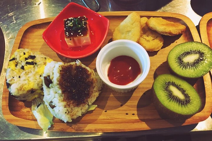 Breakfast/Coffee Service 88 of 127