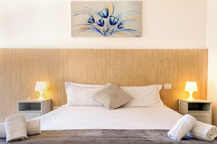 Room 3 of 16