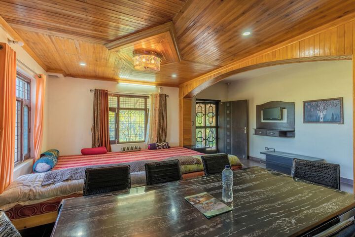 Room 5 of 28