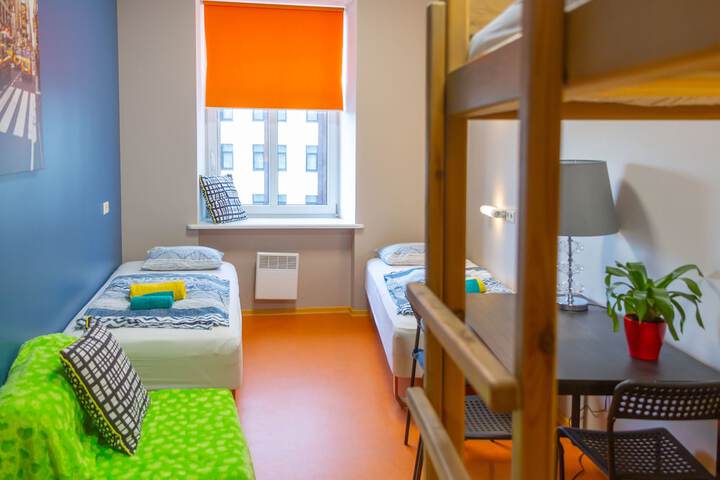 Room 8 of 36