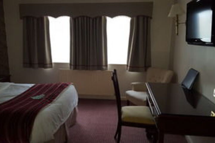 Room 8 of 13
