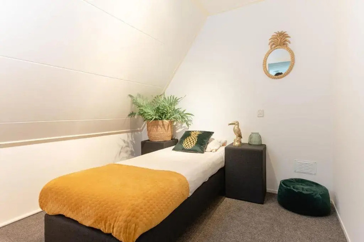 Room 4 of 22