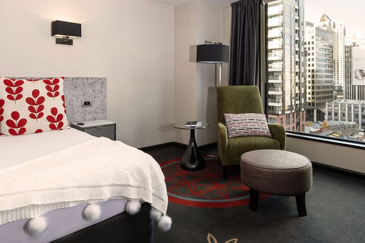Room 5 of 72
