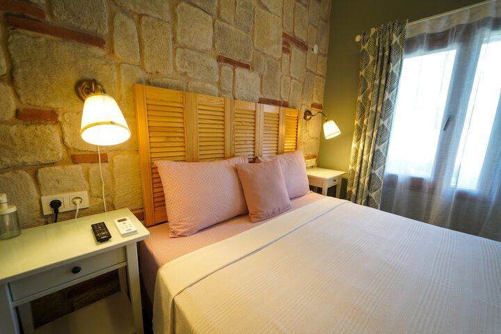 Room 4 of 27