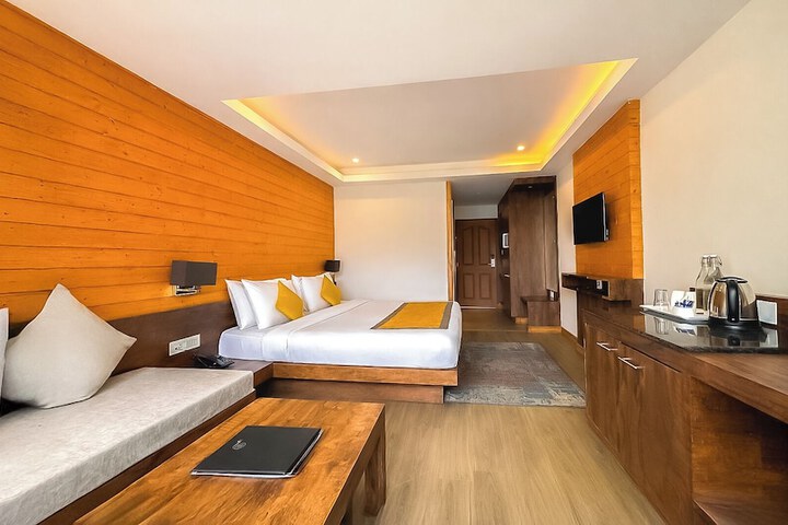 Room 12 of 79