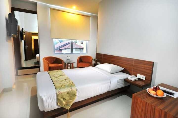 Room 3 of 7