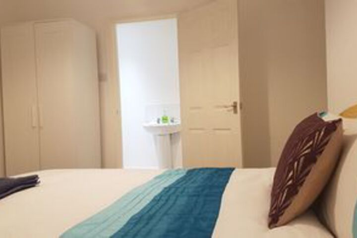 Room 8 of 17