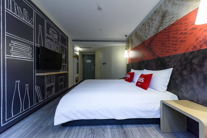 Room 25 of 86